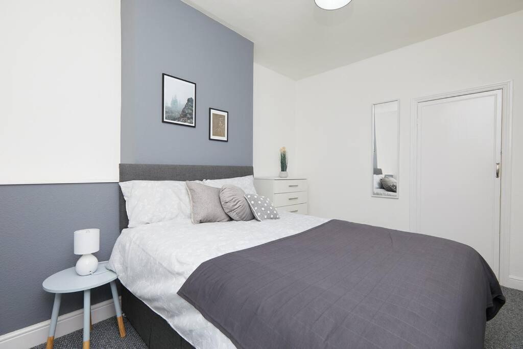 4 Bed Townhouse - Parking -
