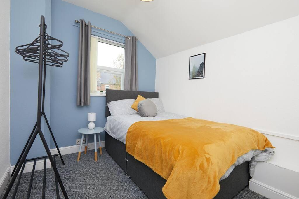 4 Bed Townhouse - Parking - Apartment